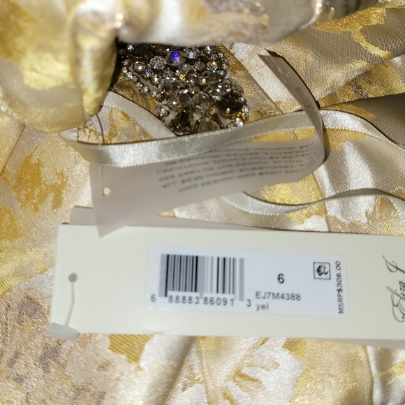 Eliza J. Elegant Gold Floral Women's Ballgown (Size 6) - Picture 7 of 10